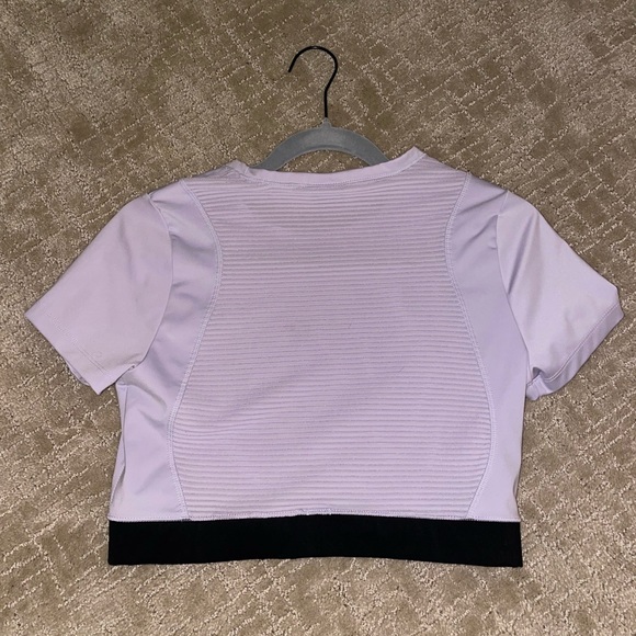 nike cropped workout top - Picture 2 of 2